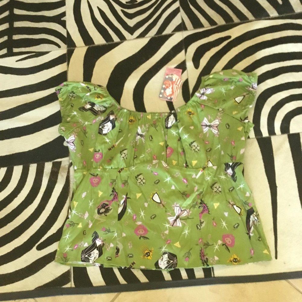 Pinup Couture Snow White Top size 4xl New (3x)